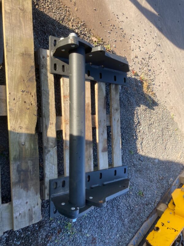 MANITOU BOLT ON BRACKETS - Image 2