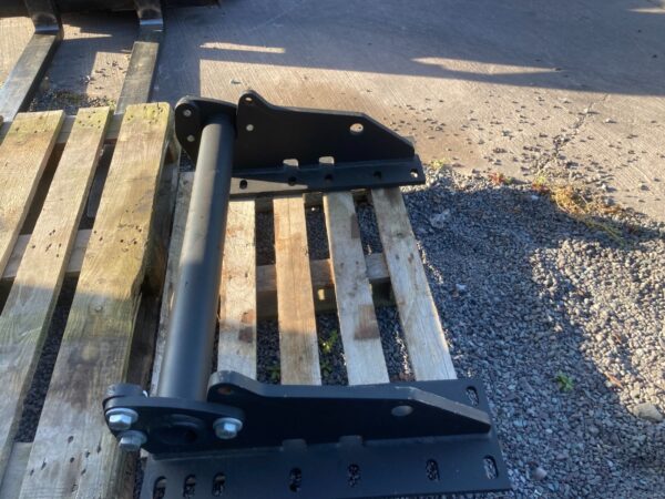 MANITOU BOLT ON BRACKETS - Image 3