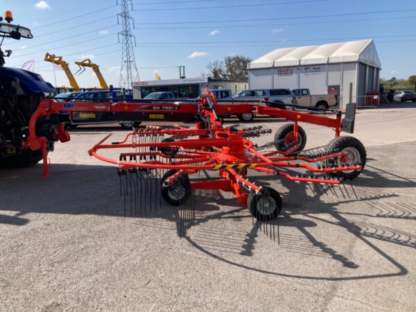 Kuhn GA7501+ Semi-Mounted Rake - Image 3
