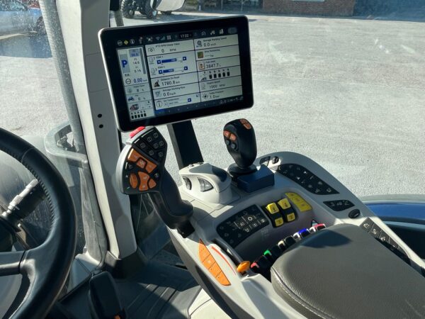New Holland T7.300 PLMi - Image 2
