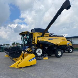 New Holland CX7.90 & 25ft Varifeed Header (Ex Demo)