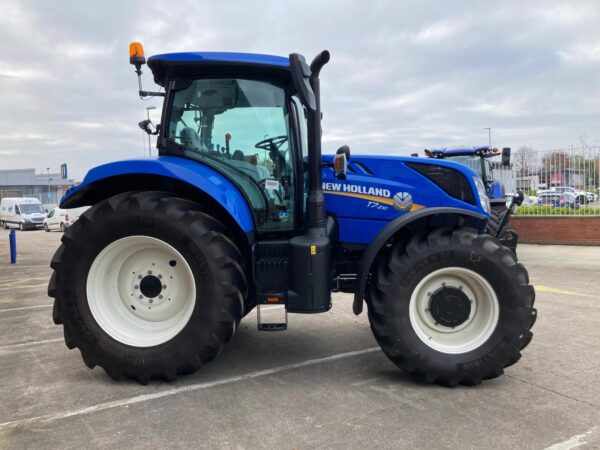 NEW HOLLAND T7.210 CLASSIC STAGE V - Image 2