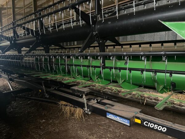 *Due in* John Deere S790 4WD Combine & 735X Header - Image 3