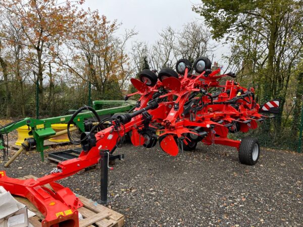 Kuhn GF 15003 T Trailed Tedder