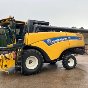 New Holland CX5.90 & 20Ft Varifeed Header