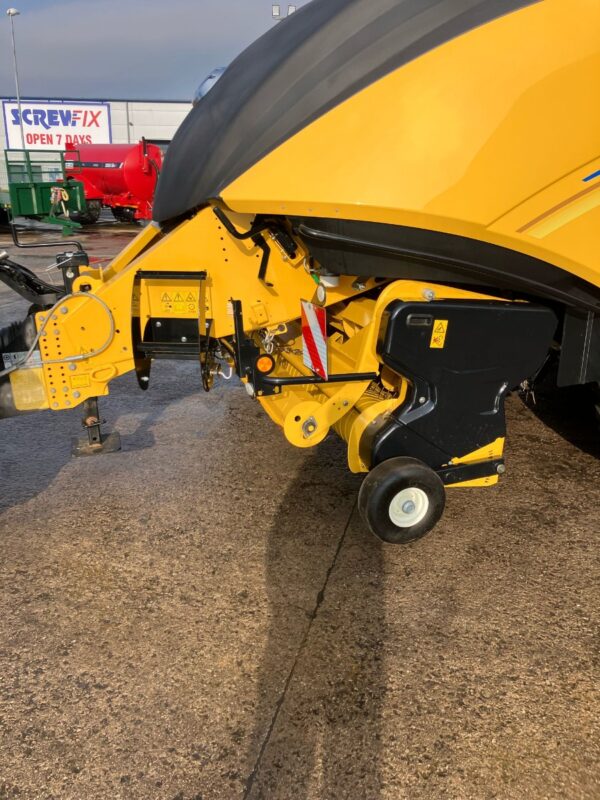 NEW HOLLAND 1290+ BIG BALER - Image 2