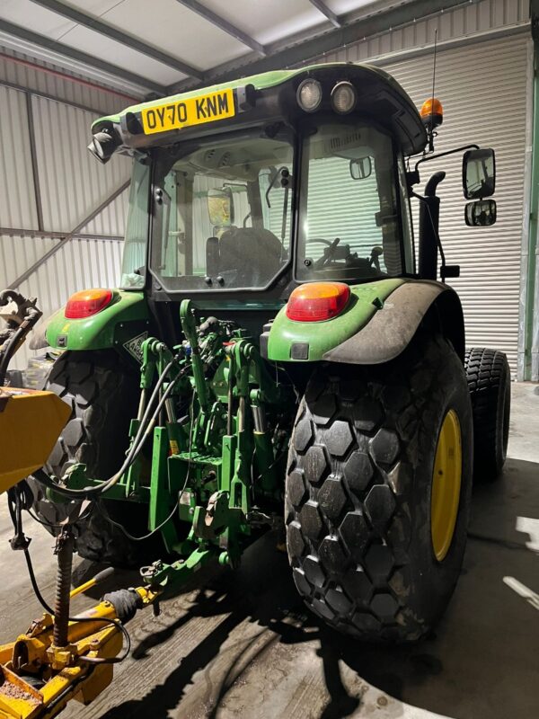 *Due In* John Deere 5090M - Image 3