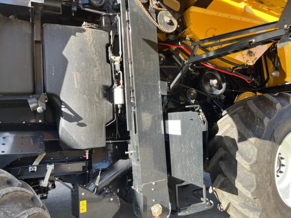 New Holland CX8.70 with 25ft Varifeed - Image 2