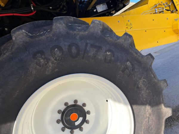 New Holland CX8.70 with 25ft Varifeed - Image 3